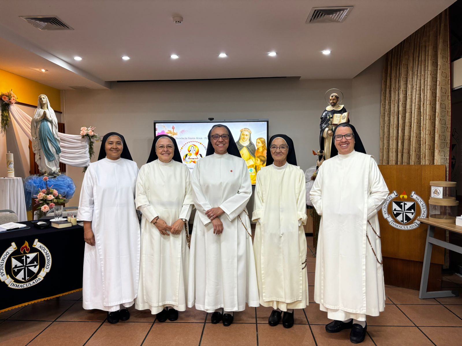 La hermana Elfi Pozo Aguilar, Priora Provincial y las hermanas Consejeras Provinciales. 2026-2030